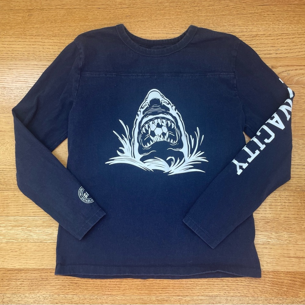 Gap Tenacity Soccer Shark Long Sleeve Tee L